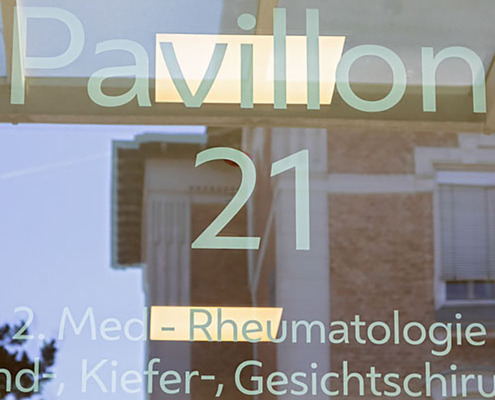 Klinik Hietzing - Pavillon 21 Türschild